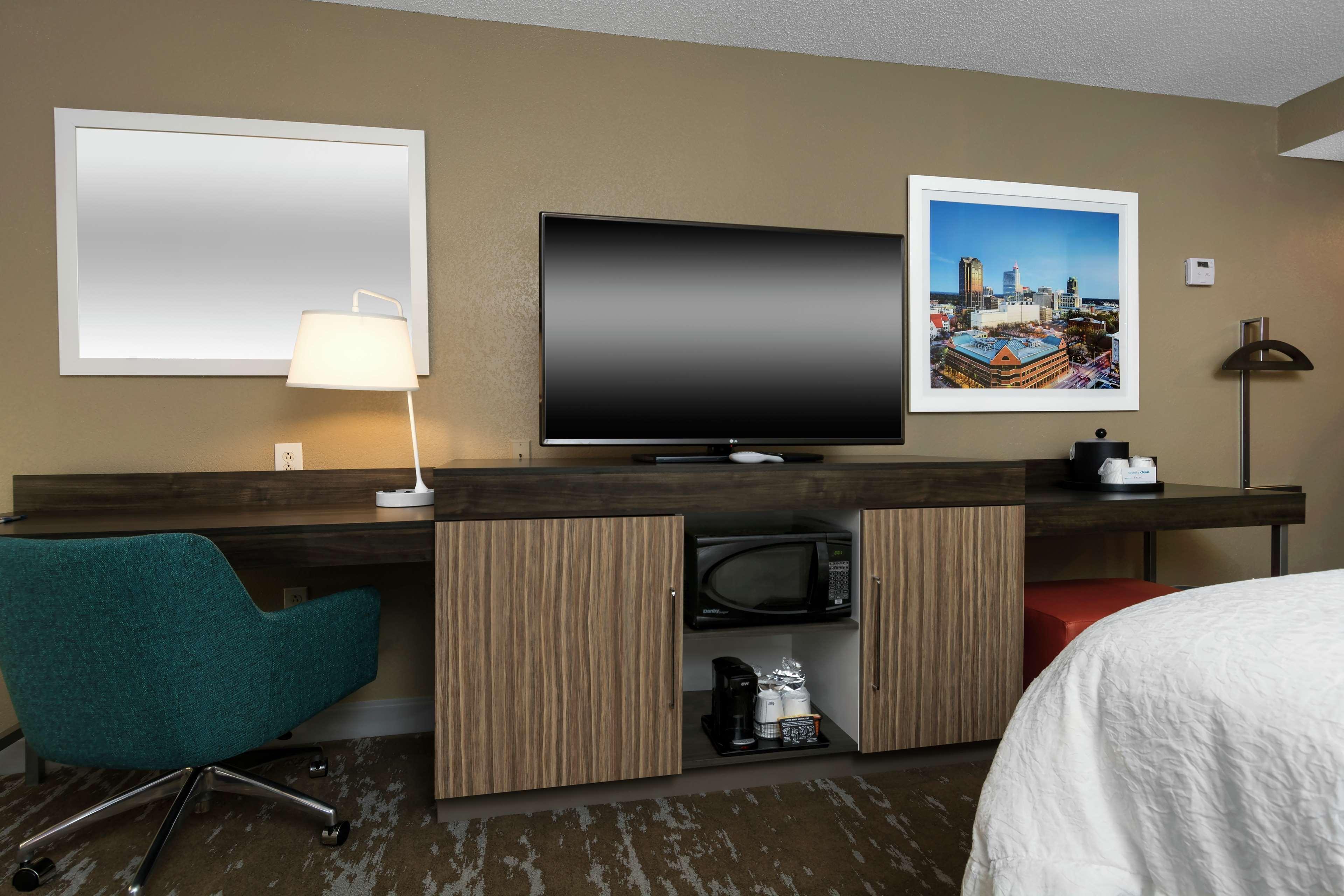 Hampton Inn & Suites Raleigh Cary Lenovo Center Exteriér fotografie